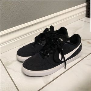 Nike sb sneaker shoes size 7